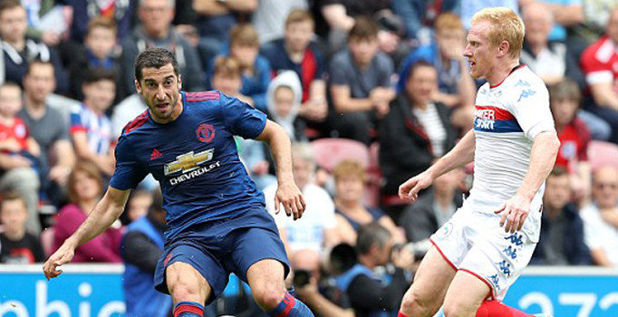 İngiltere Premier Lig kulüpleri para dağıtıyor