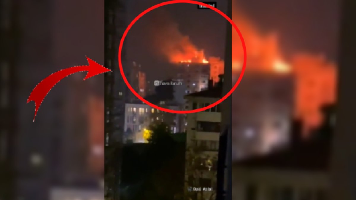 Yıldırım düştü, çatı alev aldı! Korku dolu anlar böyle kayda alındı