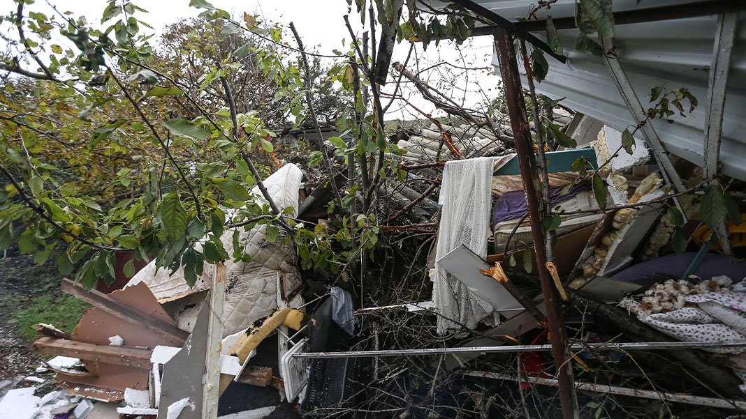 Bursa'da toprak kayması: İki kişi yaralandı