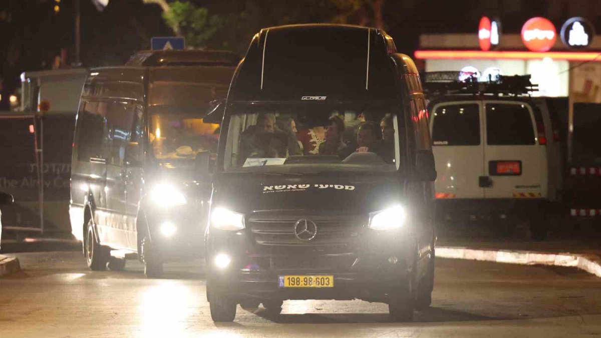 Gazze'de geçici ateşkes 1 gün daha uzatılmıştı: Hamas 8 rehineyi daha serbest bıraktı