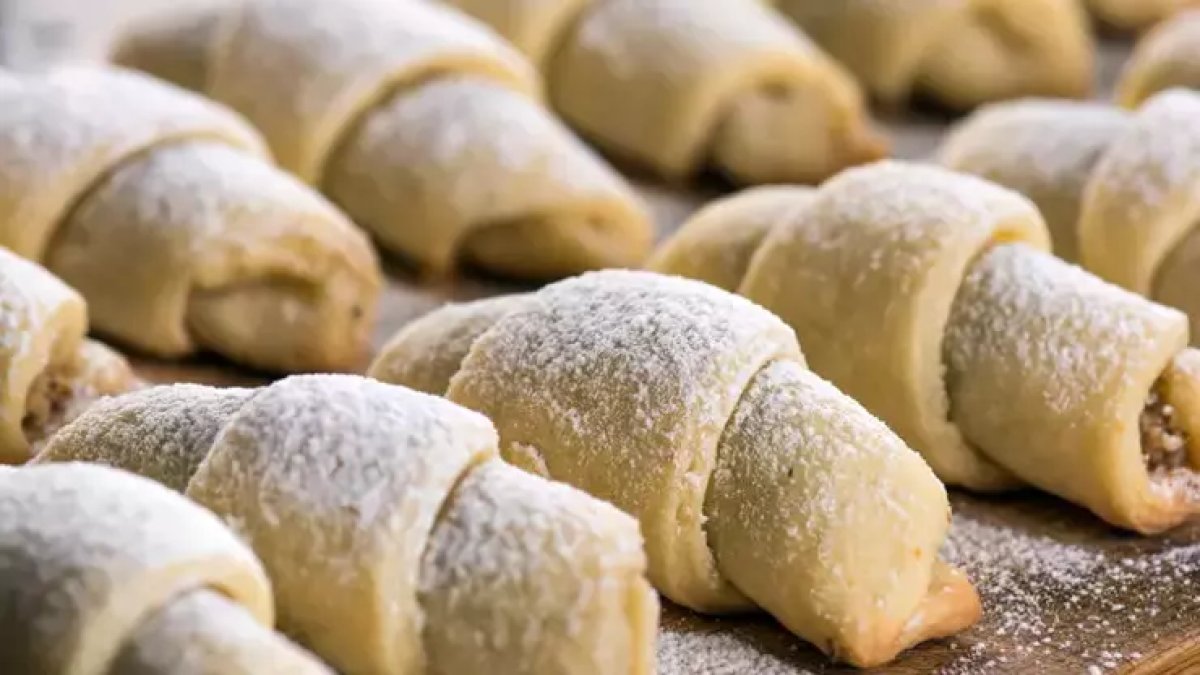 Çat kapı gelen misafirler için jet hızında kurabiye! Tek tek uğraştırmayan, 10 dakikada yapılan elmalı kurabiye tarifi