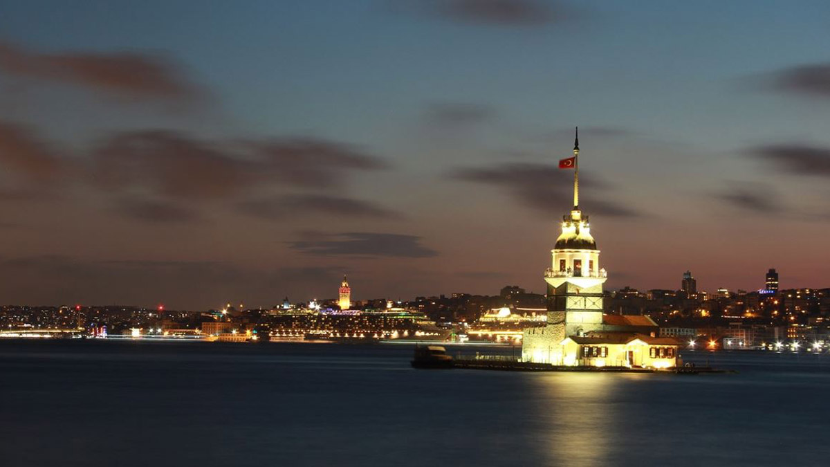 İstanbul'da evinde mum olmayan yandı! Akşama kadar sürecek 22 ilçede birden elektrik kesintisi: İşte karanlığa bürünecek ilçeler