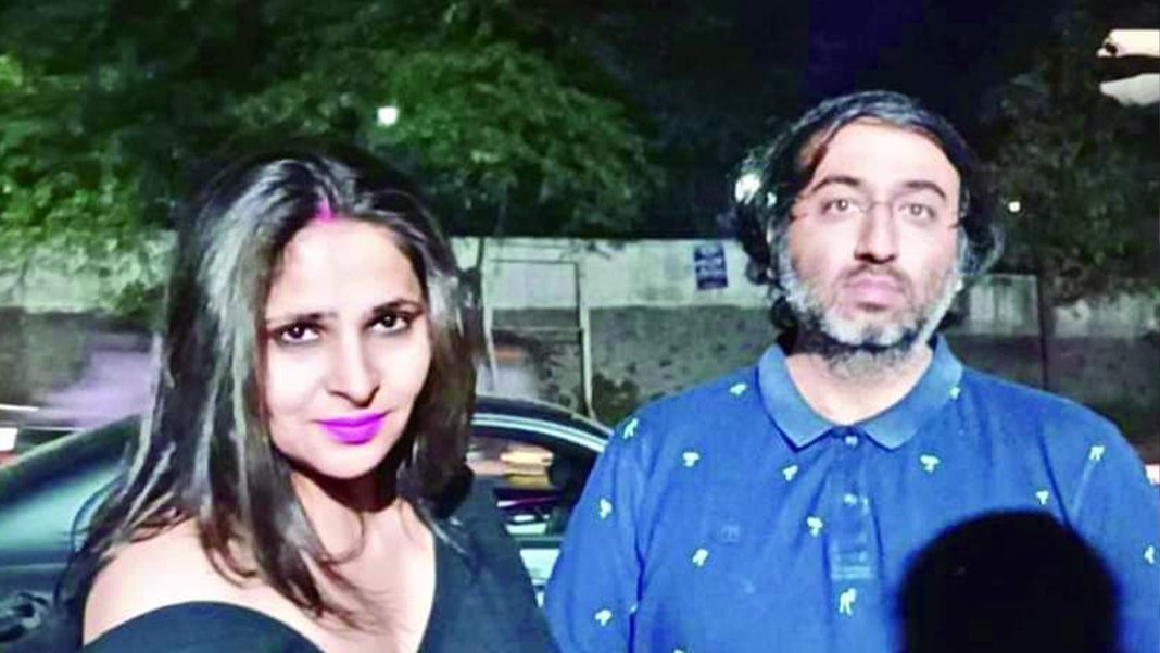 Hintli kadın kocasını tek yumrukla öldürdü: Dubai'ye götürmemesi sonu oldu