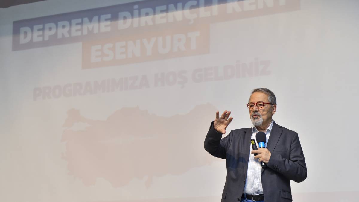 Naci Görür: Türkiye'de ilk