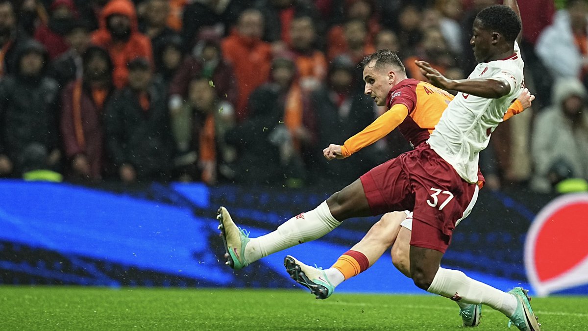 10 yıl sonra bir ilke imza atan Kerem Aktürkoğlu Şampiyonlar Ligi'ne damga vurdu! Dünya onu konuşuyor...