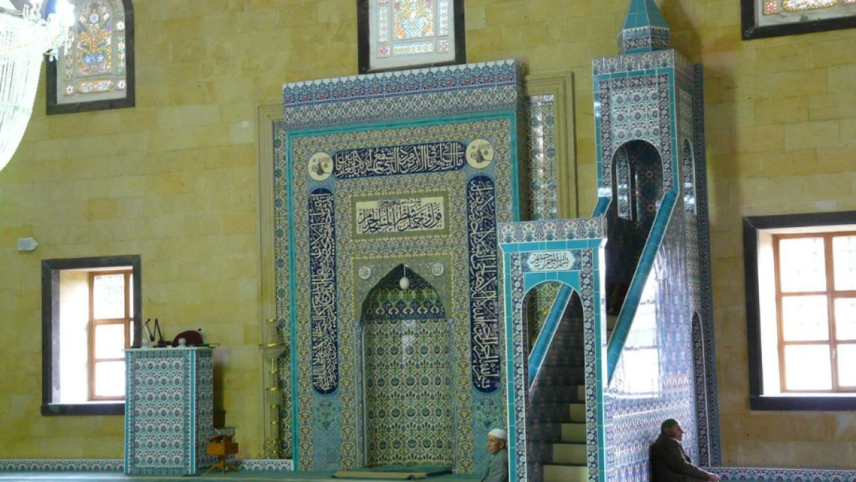 Minber Nedir? Osmanlı Minber Sanatının İncelikleri