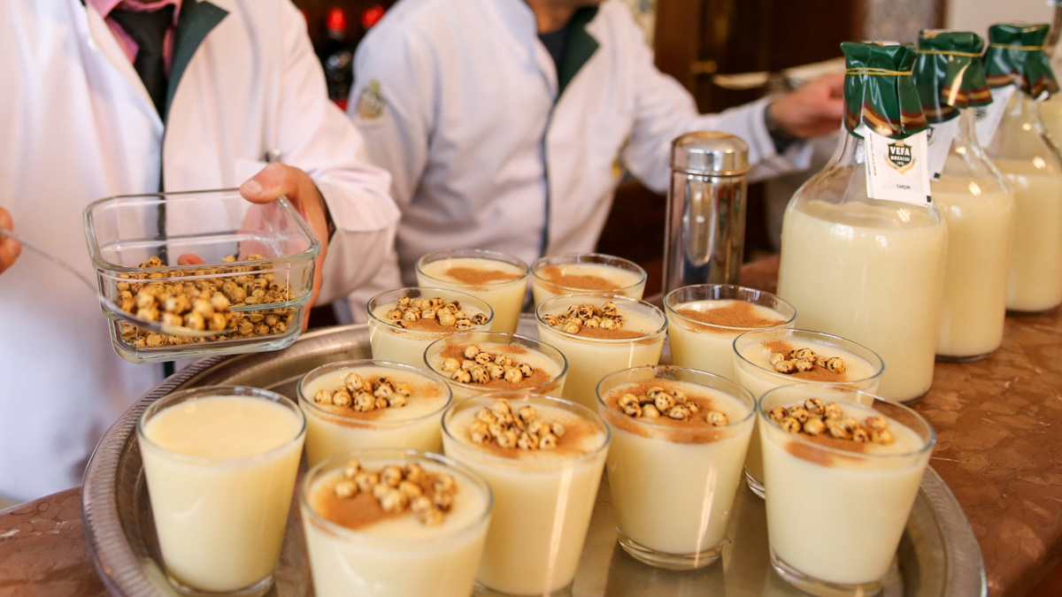 Hâla nasıl zam gelmedi herkes şaşıyor! Soğuk havayı gören bozacıya koştu: Litresi bakın ne kadara satılıyor?