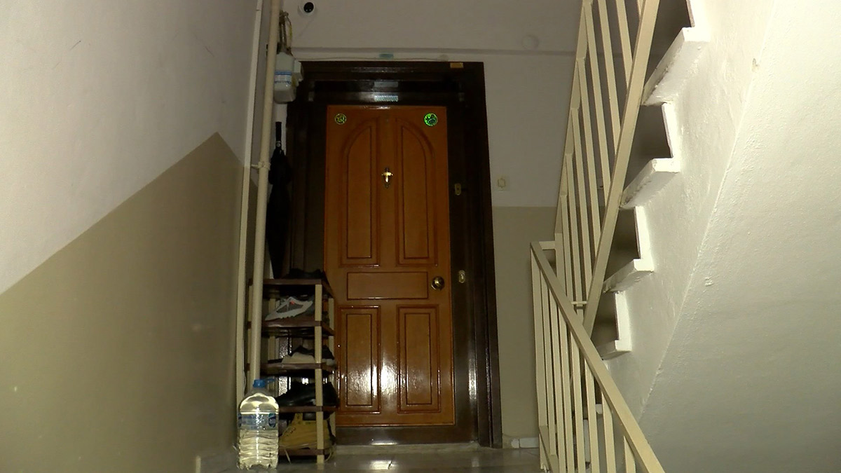 Komşularının hayatını kabusa çevirdiler! Her odaya özel ses düzeneği kurmuşlar