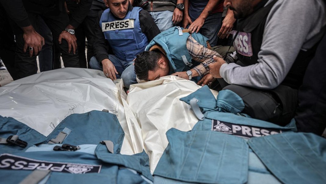 İsrail gazetecileri de öldürüyor: En kanlı savaştan bile...