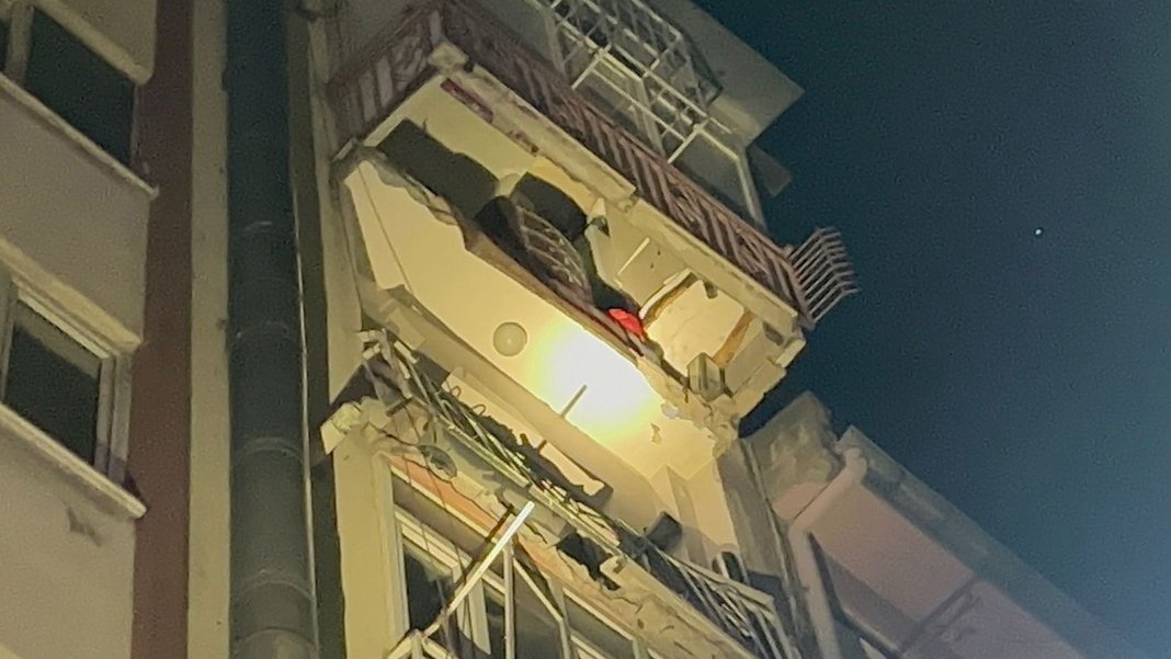 Hava almak için çıktığı balkon çöktü: 7'nci kattan düşerek hayatını kaybetti