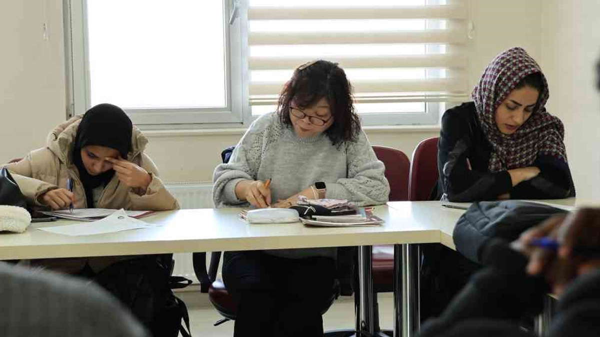 Güney Koreli kadın Diyarbakır’da yaşamak için Türkçe öğreniyor