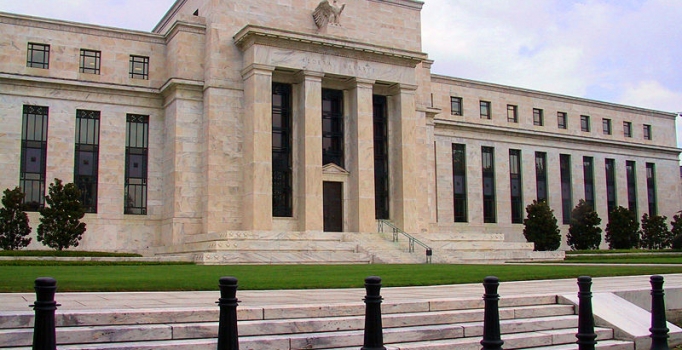 Koalisyon FED'in önüne geçti