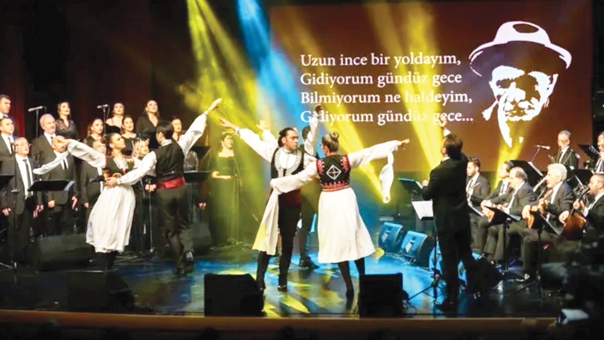 Paris’te Âşık Veysel rüzgârı