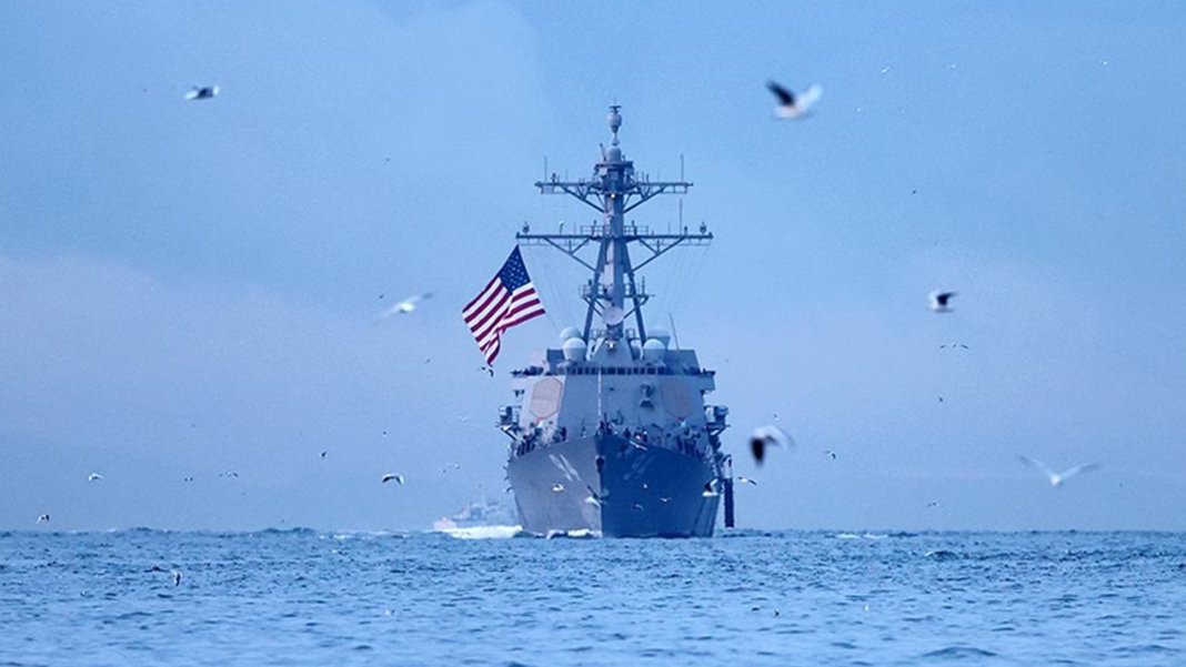 ABD Donanma Gemisi Çin karasularına girdi: Bölgesel barışı baltaladı