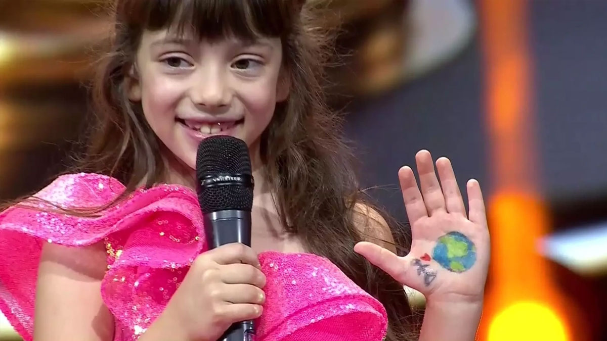 Ödül törenine Ada Erma'nın konuşması damga vurdu: Bu ödülü çocukların ölmediği bir dünyada almak isterdim ama...