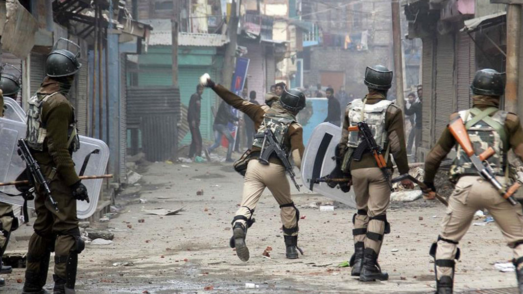 Hindistan'da silahlı çatışma: 13 ölü