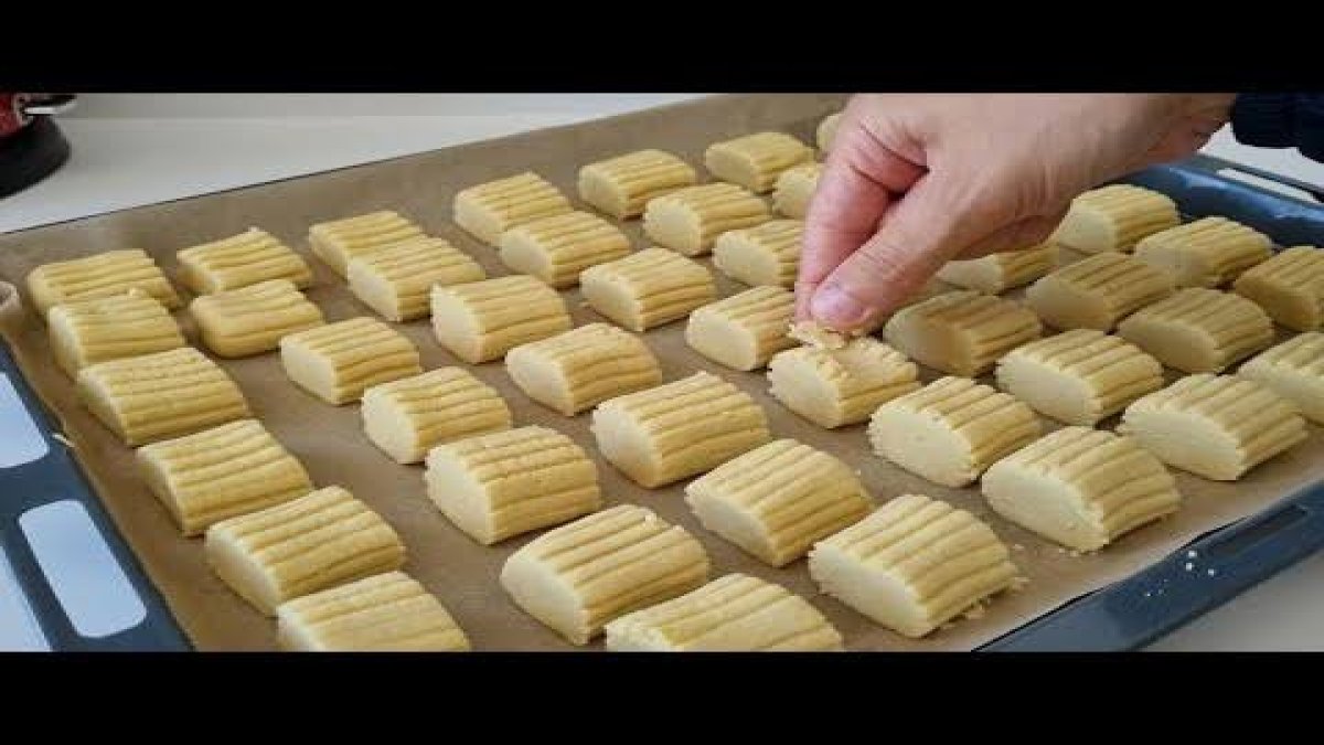 Un kurabiyesine 1 kaşık bundan koyun kıyır kıyır olacak! Dışı unlu içi kıtır kıtır