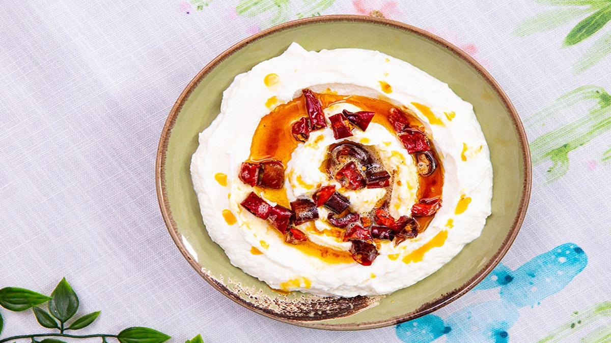 Acı meze sevenler tabağın dibini sıyıracak! Bu atom yedikçe yediriyor: İşte gelmesiyle bitmesi bir olan atom tarifi