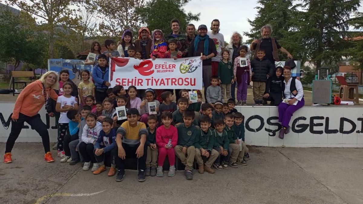 EBŞT Sardes’te minik tiyatro severlerle buluştu