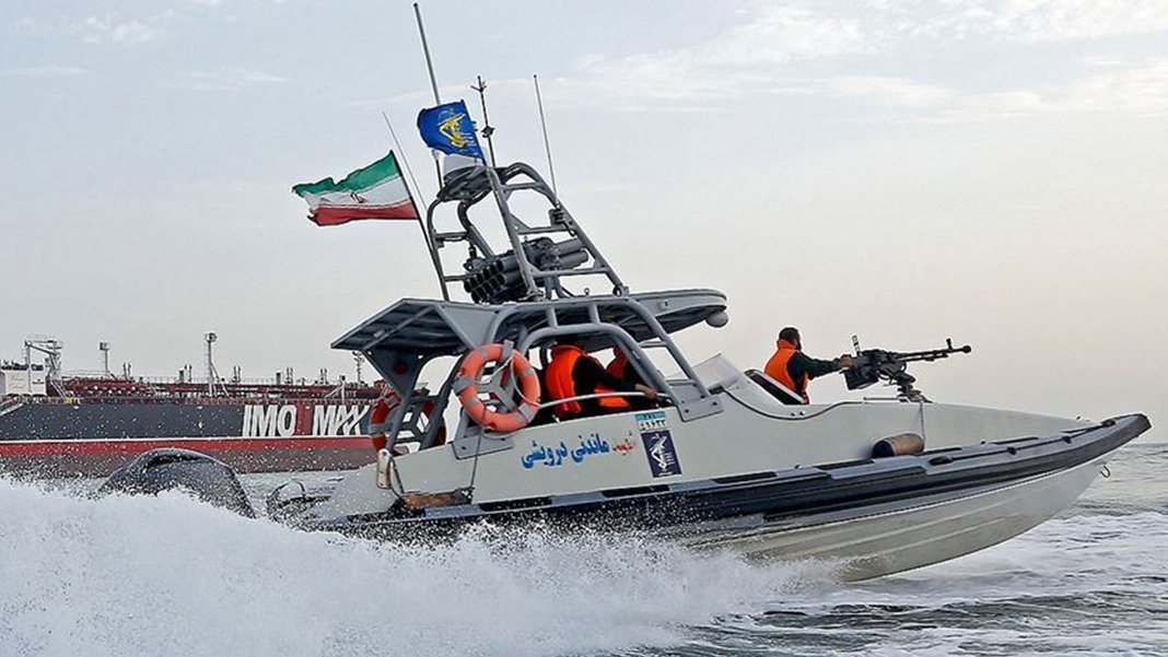 İran, 12 bin litrelik kaçak akaryakıt ele geçirdi