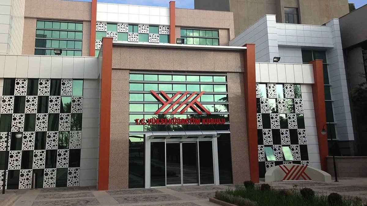 YÖK'ten ön lisans programlarını dönüştürme kararı