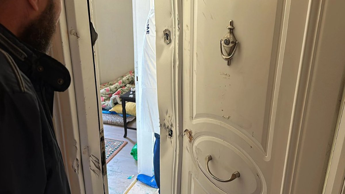 Sağlık çalışanlarını rehin alan şizofreni hastası polis kendini vurdu