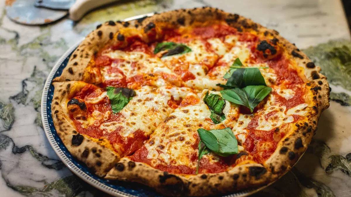 İtalyan ustaların milatlık sırrı! İncecik çıtır çıtır hamuru ve ağız sulandıran iç sosu…Bu detayı sakın atlamayın