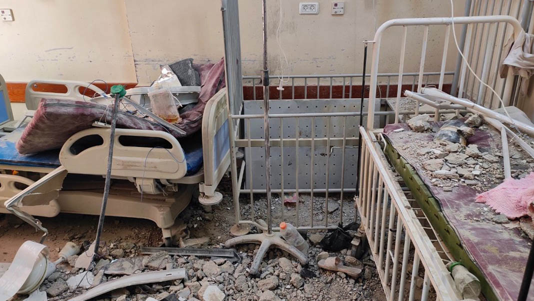 İsrail Gazze Şeridi'ndeki tek devlet hastanesini yıktı