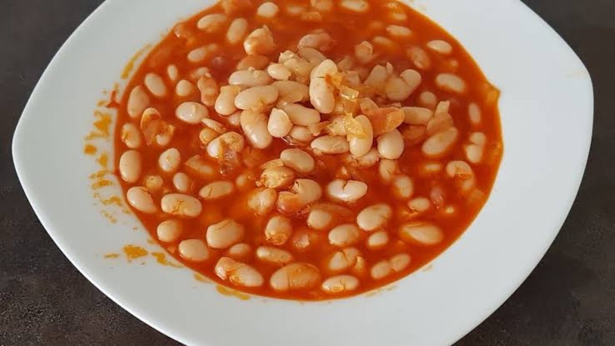 Kuru fasülye yaparken tencereye 1 kaşık koyun asla gaz yapmayacak! Püf noktası