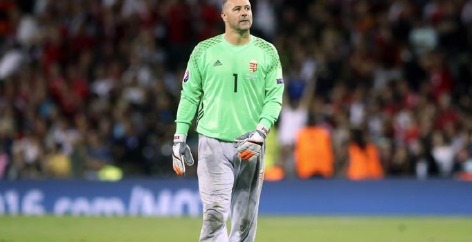 Macar file bekçisi Gabor Kiraly milli takımı bıraktı