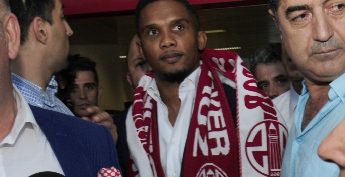 Samuel Eto'o'nun transferi dış basını salladı