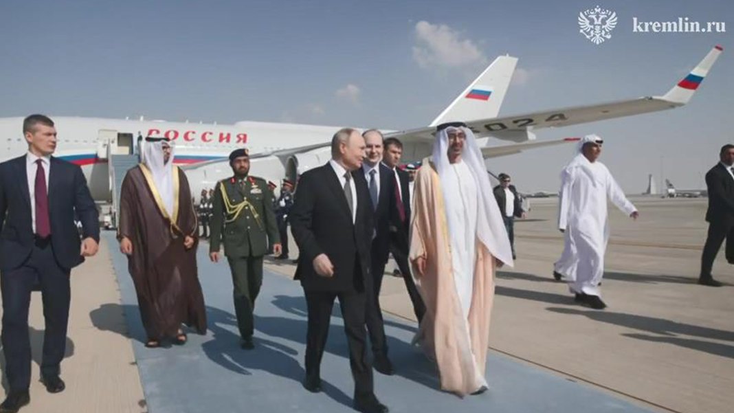 Putin orta doğu ziyaretlerine BAE'de başladı