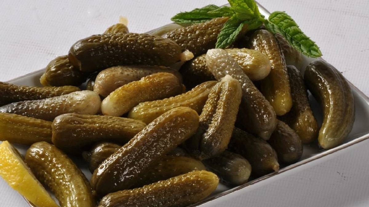 Yerken kütür kütür ses gelecek! Turşunun gaz yapıp bozulmasını önlüyor: İşte usta turşucuların gizli formülü