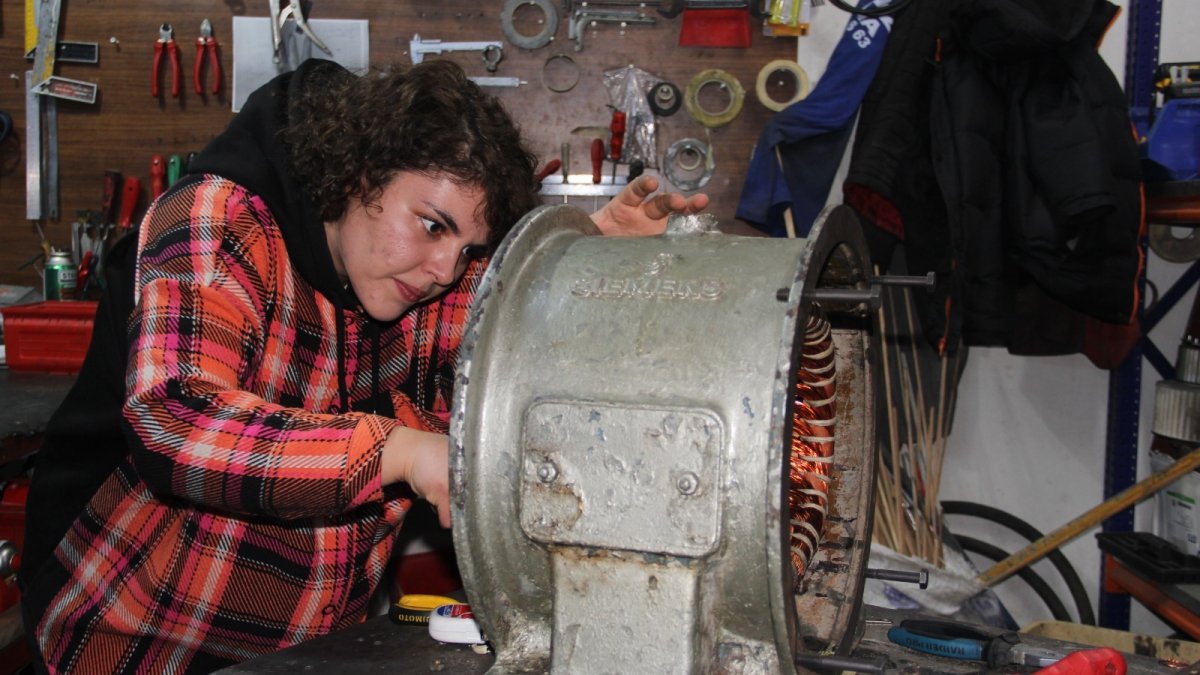 Bobinajcı İlknur Usta'yı görenler gözlerine inanamıyor! Elektrik Elektronik Mühendisi oldu ama...
