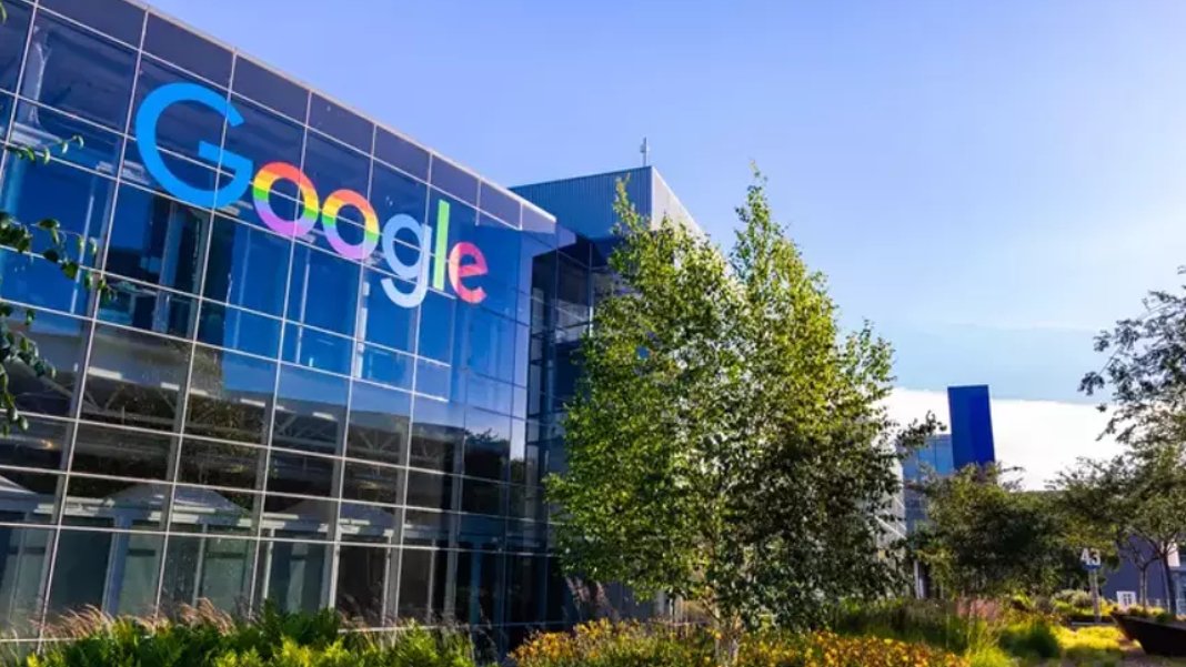 Google yeni modeli tanıttı: ChatGPT tahtından olacak