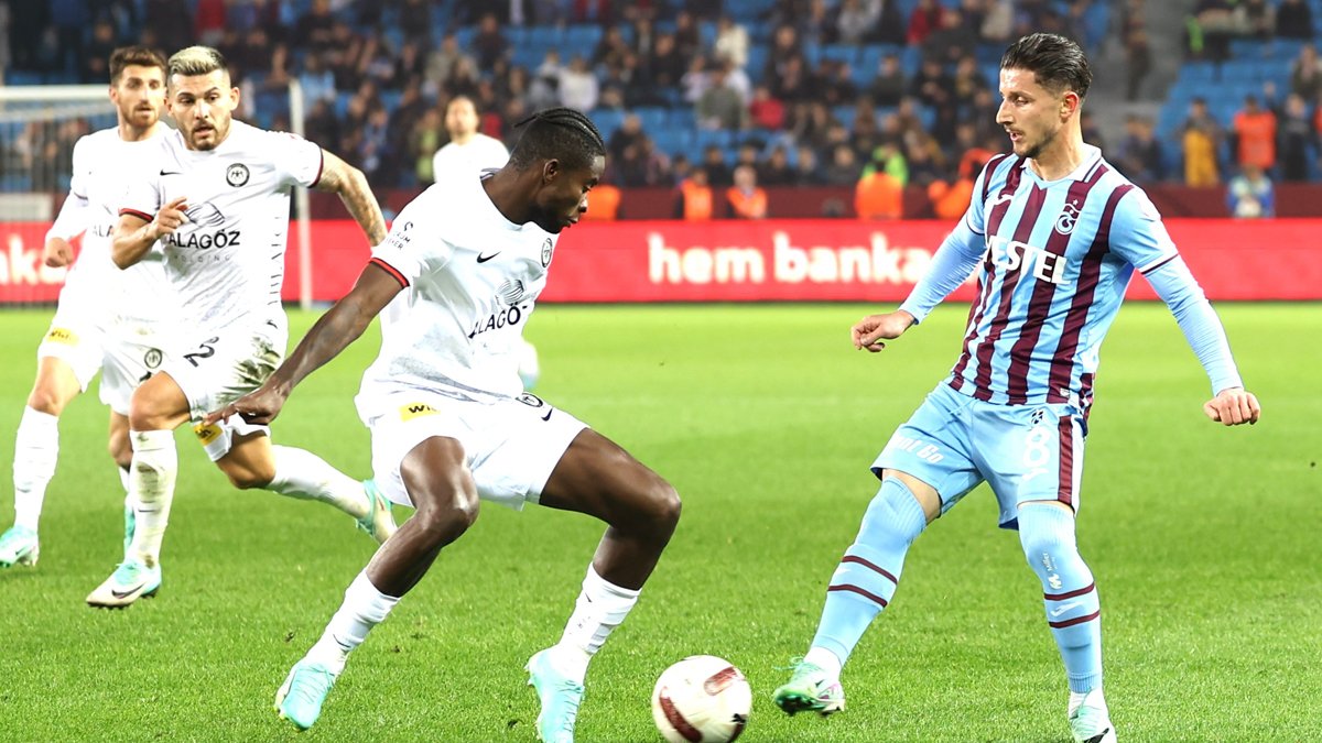 Bardhi'den taraftara sitem! 'Burada oynayan oyuncuların üzerinde çok büyük bir baskı var'