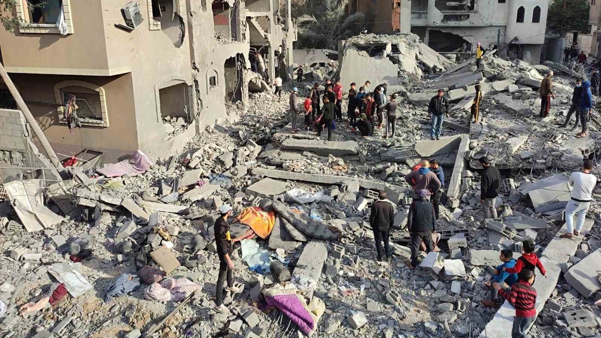 İsrail yine Gazze’de mülteci kamplarını bombaladı: Çok sayıda ölü ve yaralı var