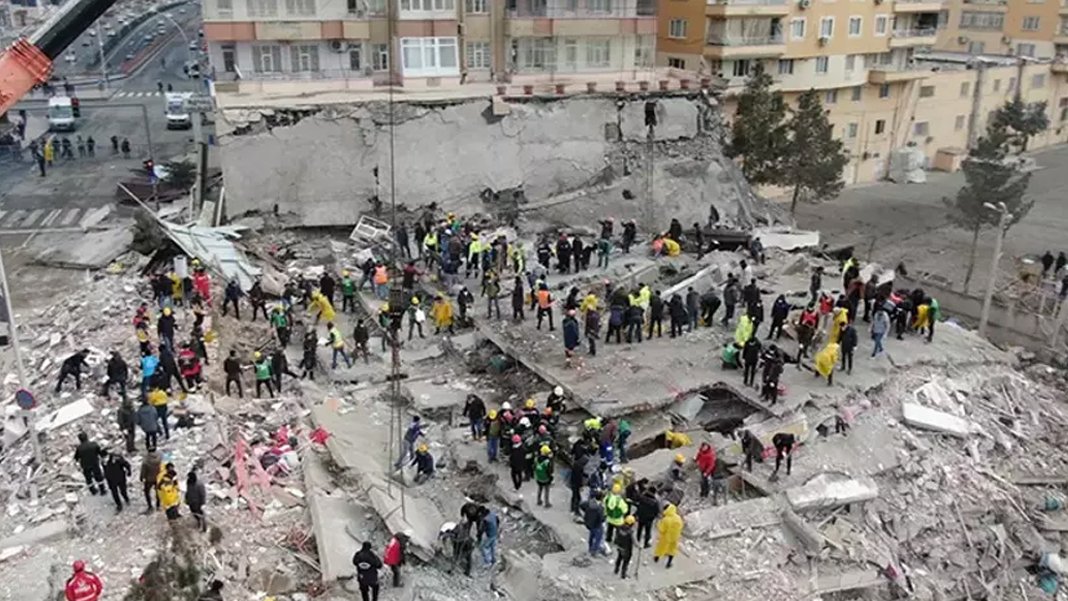 77 kişinin öldüğü Serin Apartmanı davası: Uygun beton kullanılmadı, yetkililer izin verdi
