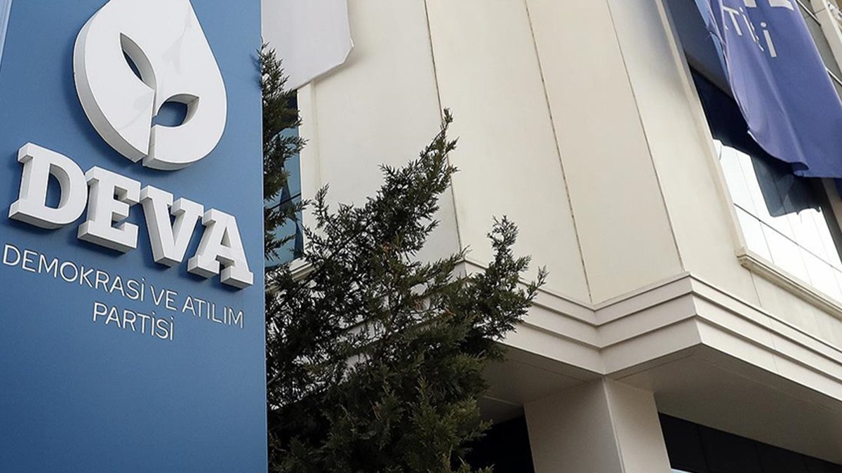 DEVA Partisi kurucusu istifa etti