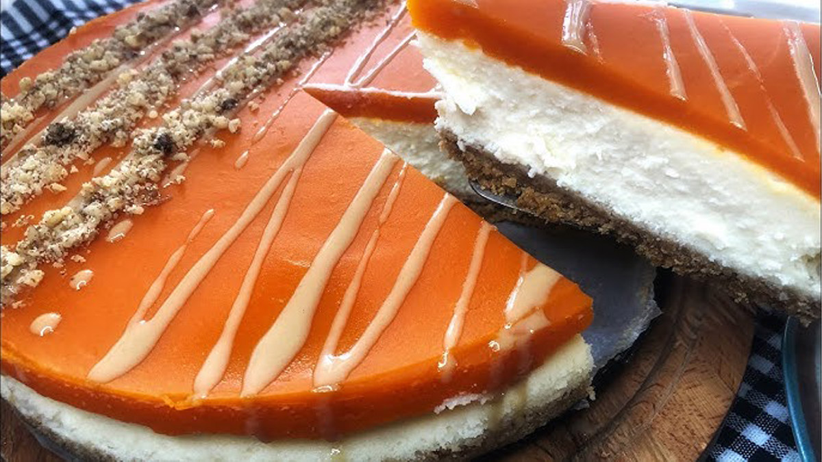 Bal kabağını bir de böyle deneyin! İşte cheesecake tadında komşu çatlatan pasta tarifi
