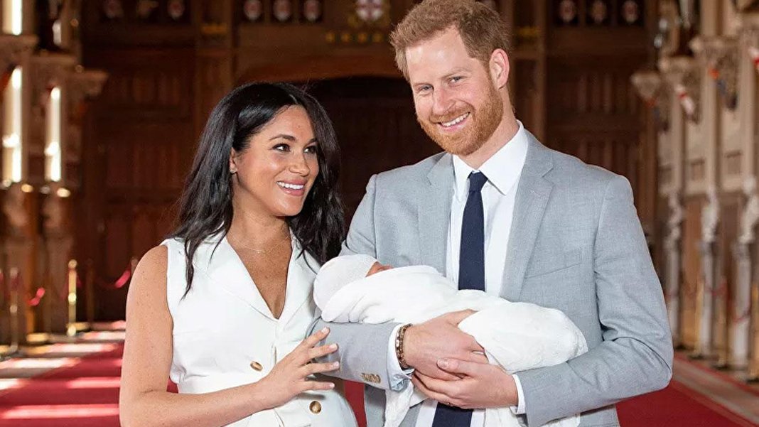 Meghan Markle'a ırkçı mesaj gönderen polislere hapis cezası