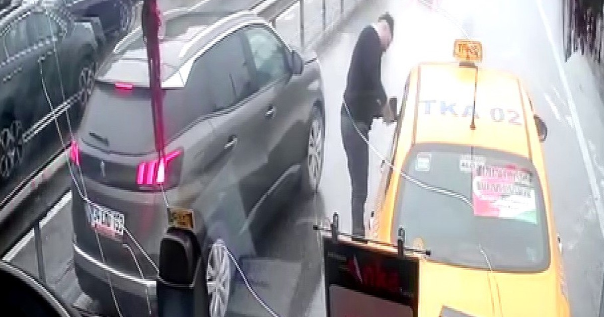 Yaşananlar güvenlik kameralarına yansıdı! Taksici yolcu otobüsündeki 25 yolcunun hayatını tehlikeye attı