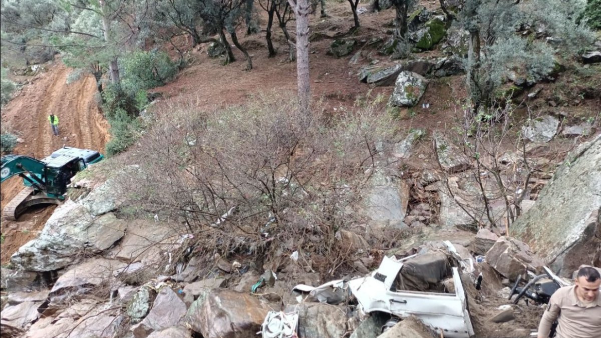 Zeytinin ana vatanını sel vurdu! 25.000 dönüm zeytin bahçesi harap: Selden arazilere geçitler kapandı