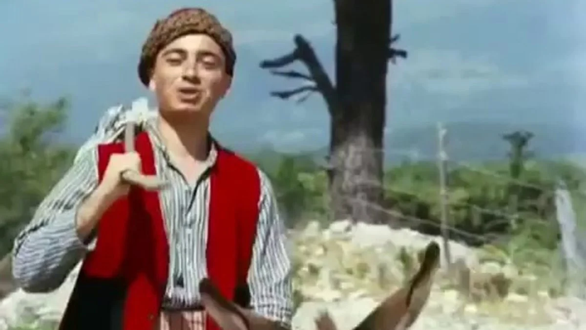 Keloğlan'ı canlandıran Rüştü Asyalı'nın son hali ortaya çıktı! Yıllar ne kadar değiştirmiş, görenler tanıyamadı