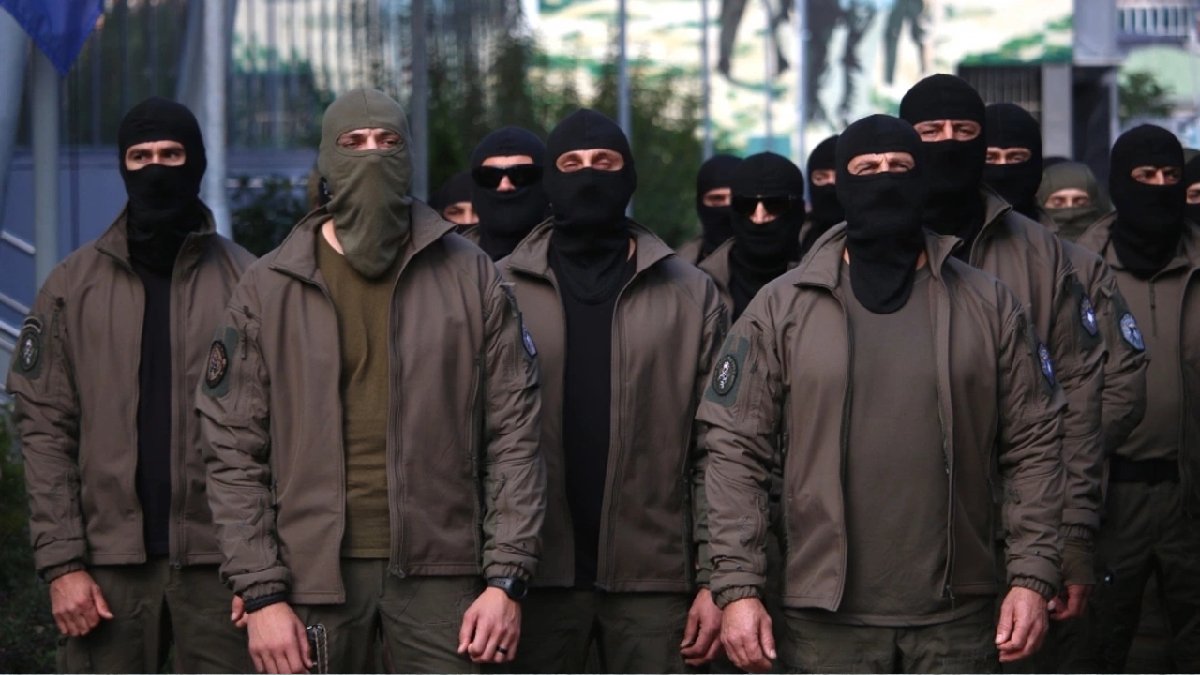 Kosova polisinden başbakanlık önünde ‘risk ödeneği’ eylemi