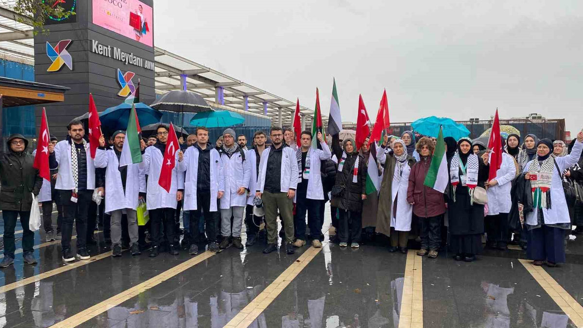 Hekimlerden Gazze için 'sessiz yürüyüş'