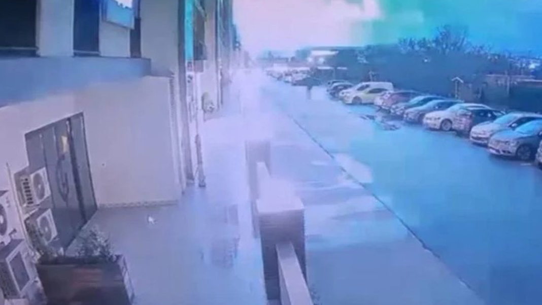 Depremin ardından ortaya çıkan ışık panik yarattı