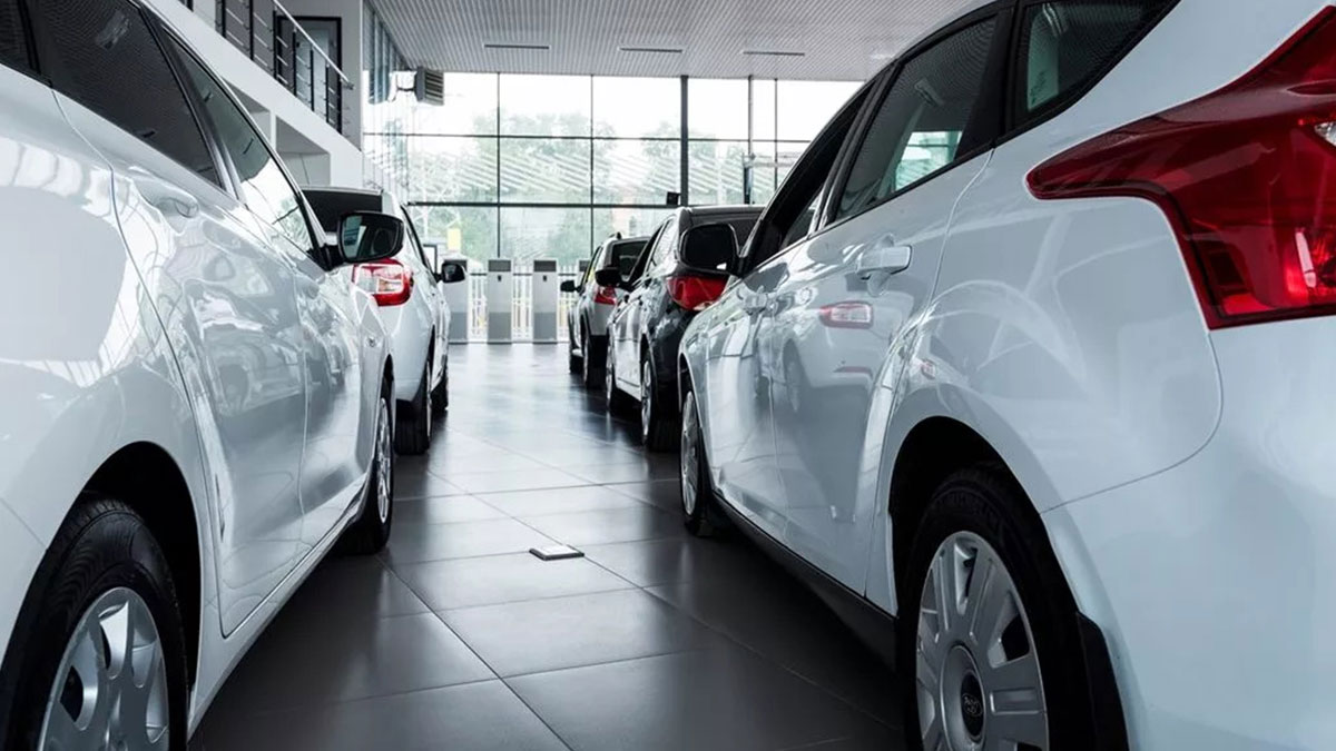 Ünlü otomotiv markası, logosunu değiştiriyor! Geleneksel çizgilere veda ettiler, minimalist tasarım tercih edildi