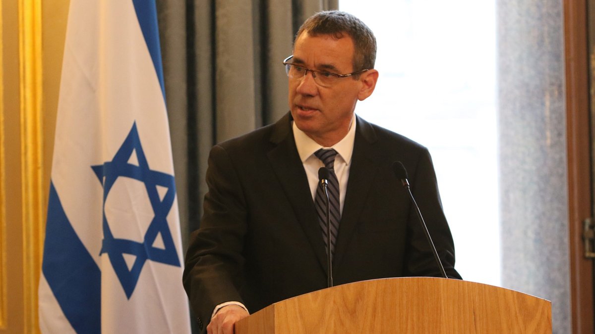 Netanyahu'nun danışmanından çıplak tutsaklarla ilgili pes dedirten savunma: Hava çok sıcaktı