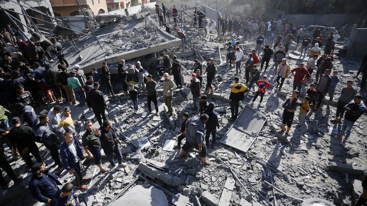 İsrail'i Refah'ı bombaladı: Onlarca ölü ve yaralı var